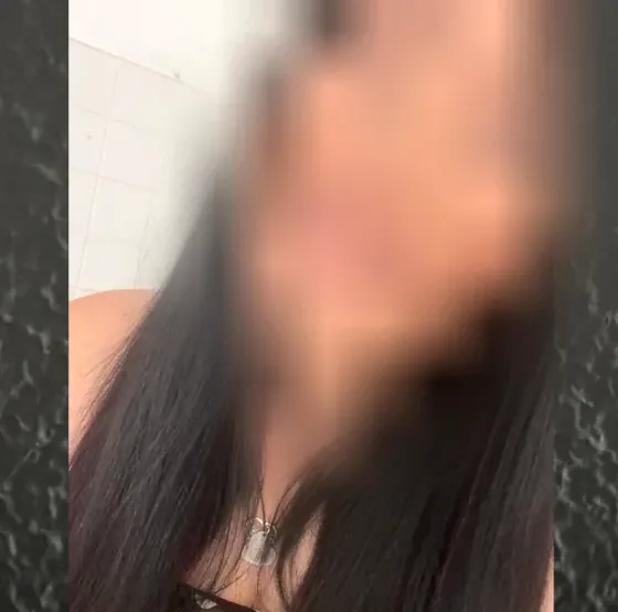 Amira, 29