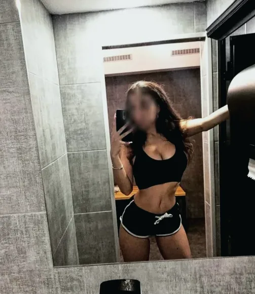 Büsra, 31