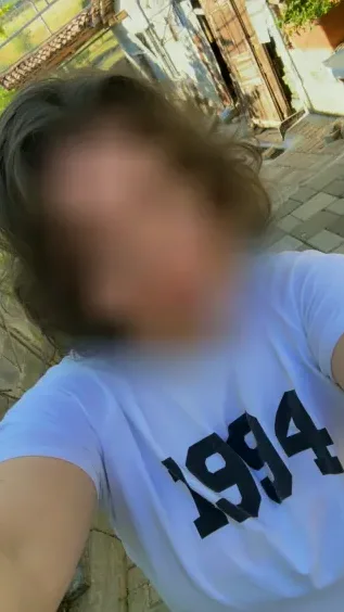 Esra, 32