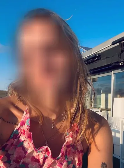 Isabell, 29