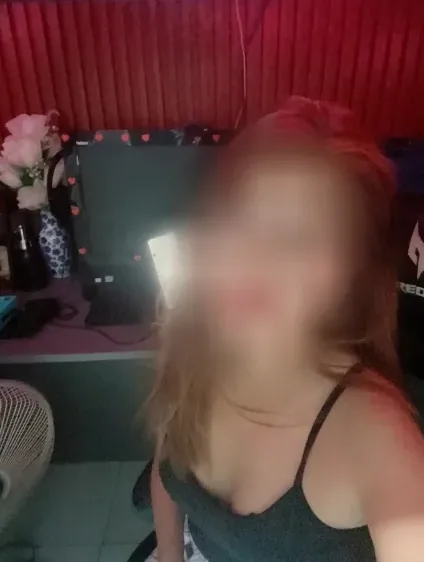 Isabell, 32
