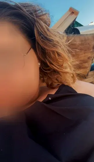 Larissa, 27