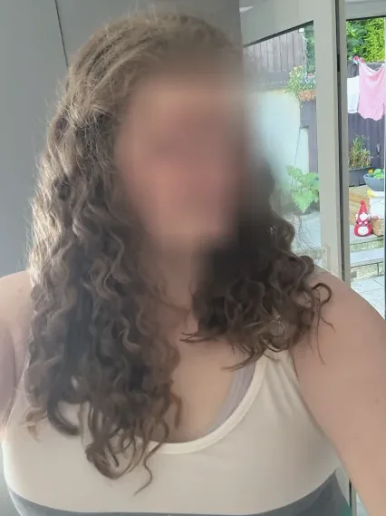 Melina, 29