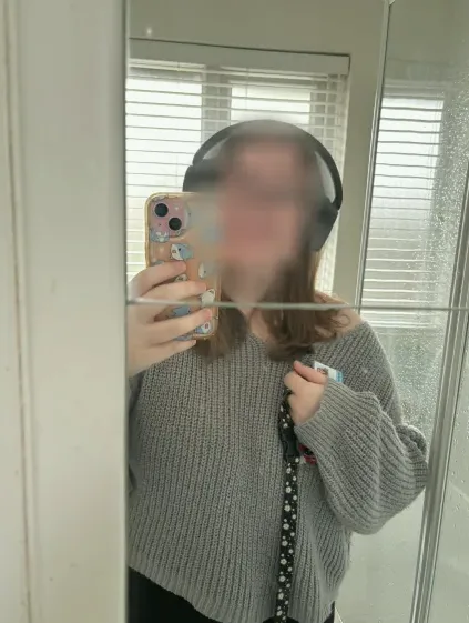 Paula, 23