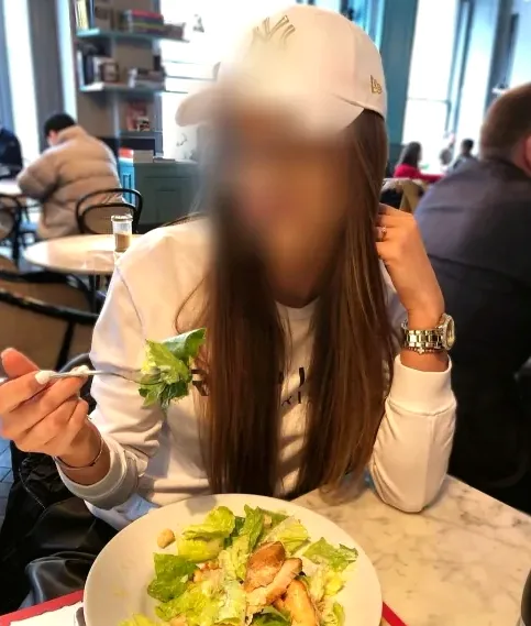 Sandra, 32