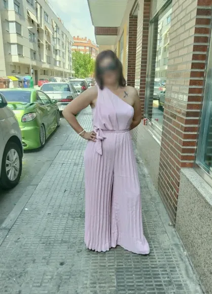 Sarah, 39