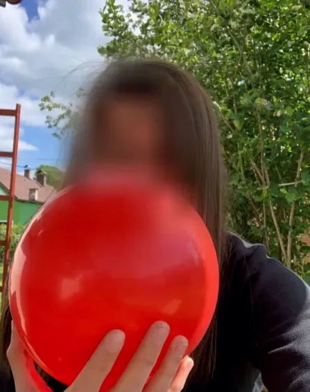 Vanessa, 28