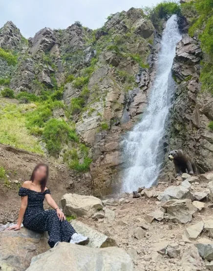 Vanessa, 34