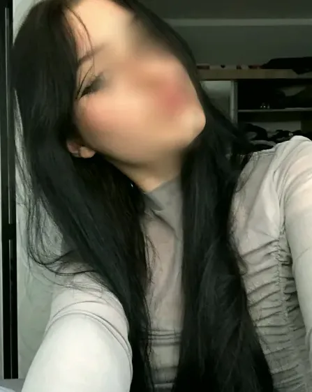 Yasmin, 20