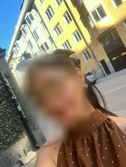Yvonne, 26