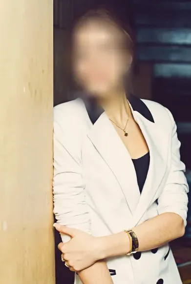 Zeynep, 30